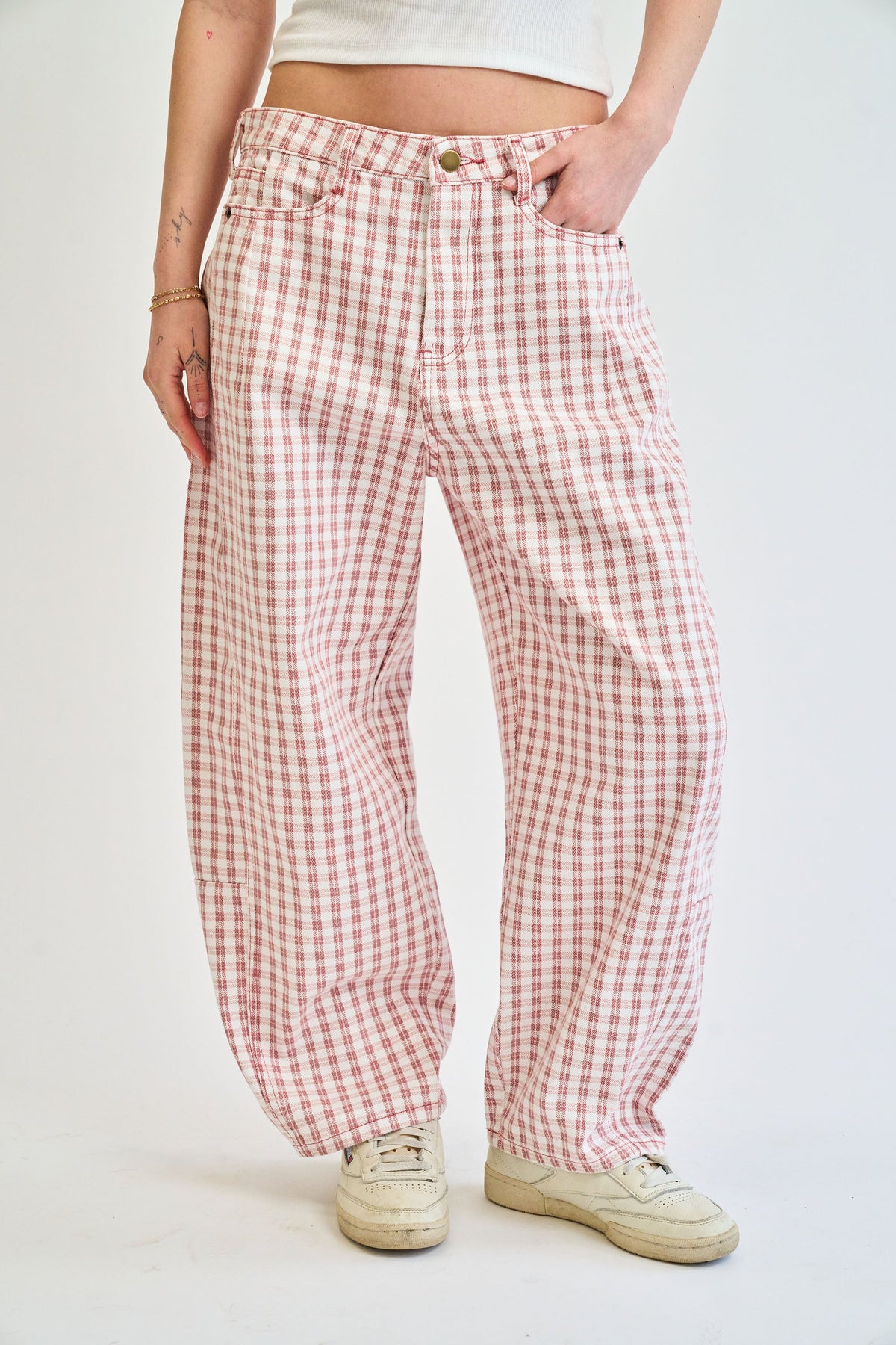 Alessia Barrel Jeans in Light Red